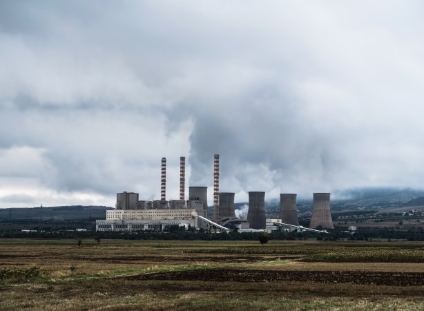 Your air conditioning habit makes summer smog worse
